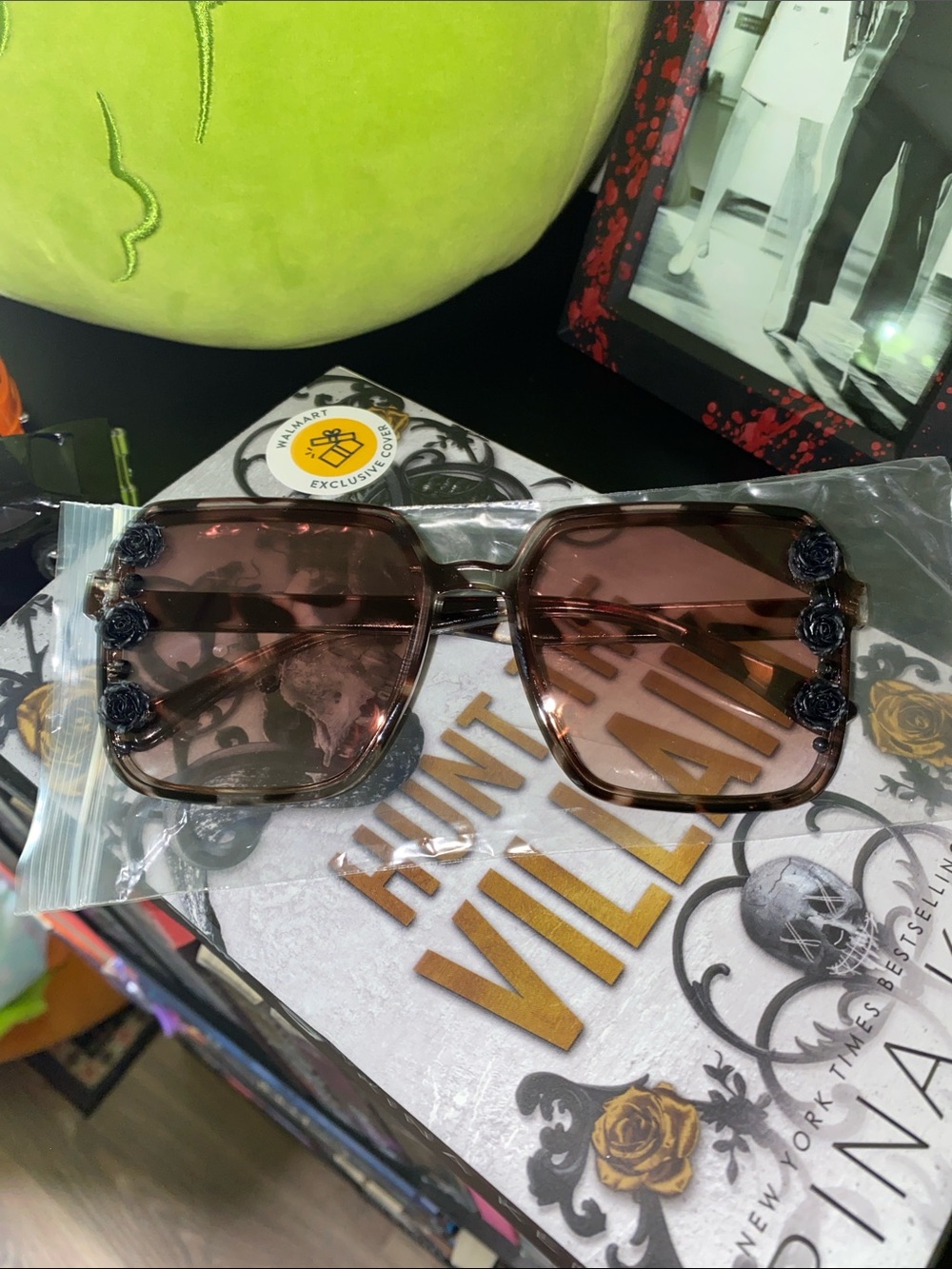 NWOT Black Roses Floral Accent Square Sunglasses for Women